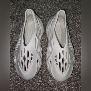 Yeezy Foam runner